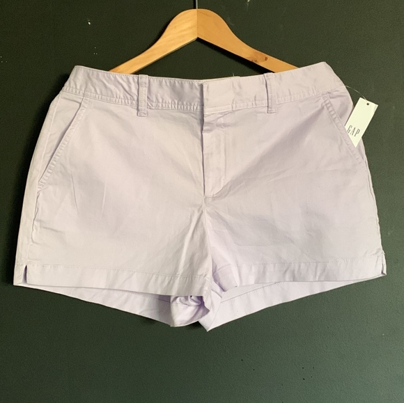 White city Short. Spring Summer . Size 10. GAP. Brand new - Picture 1 of 2